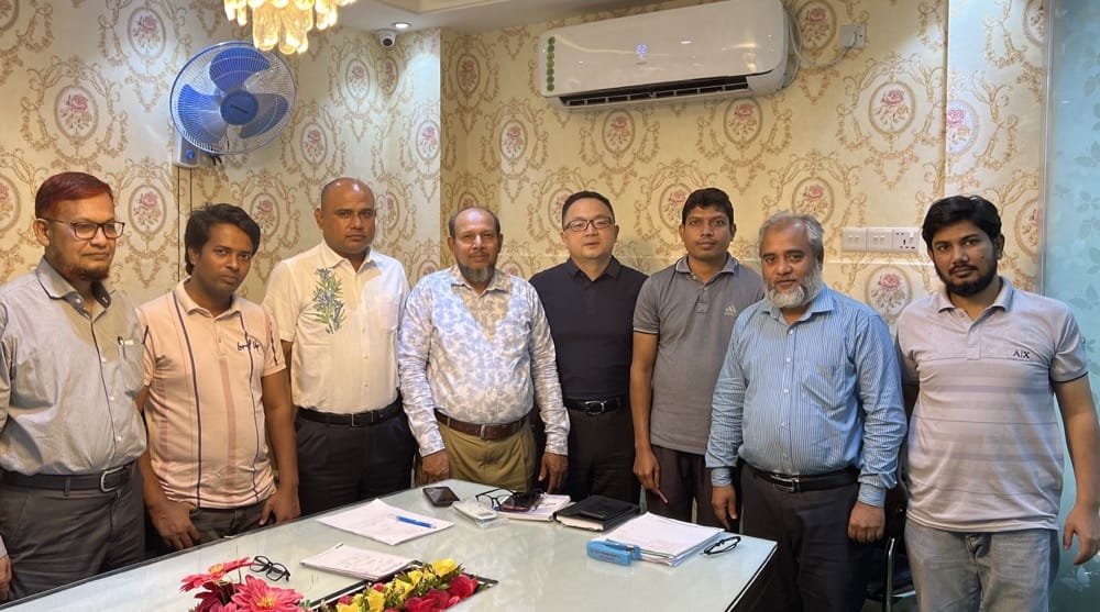 iCareLife and Popular Hospital management discussing laminar airflow installation