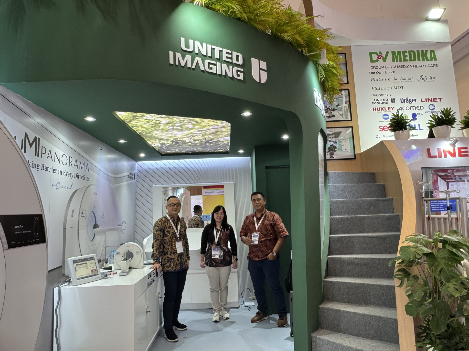 DV Medika team at Indonesia Hospital Expo 2025